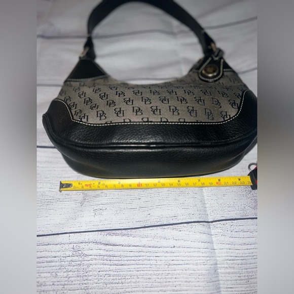 Dooney & Bourke Vintage Black and Gray Leather Logo Fabric Hobo Bag w/wallet. - Picture 8 of 16